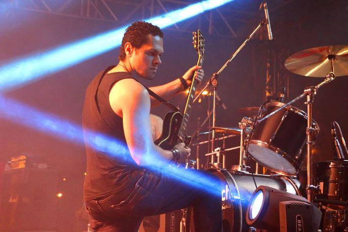 Guitarrista Bruno Alves se destaca no cenário do rock nacional com a banda Apogeu￼