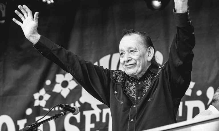 Fallece el legendario acordeonista Flaco Jiménez
