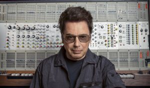 Jean-Michel Jarre actuará en Barcelona con su gira «Oxygene & Beyond» en 2027